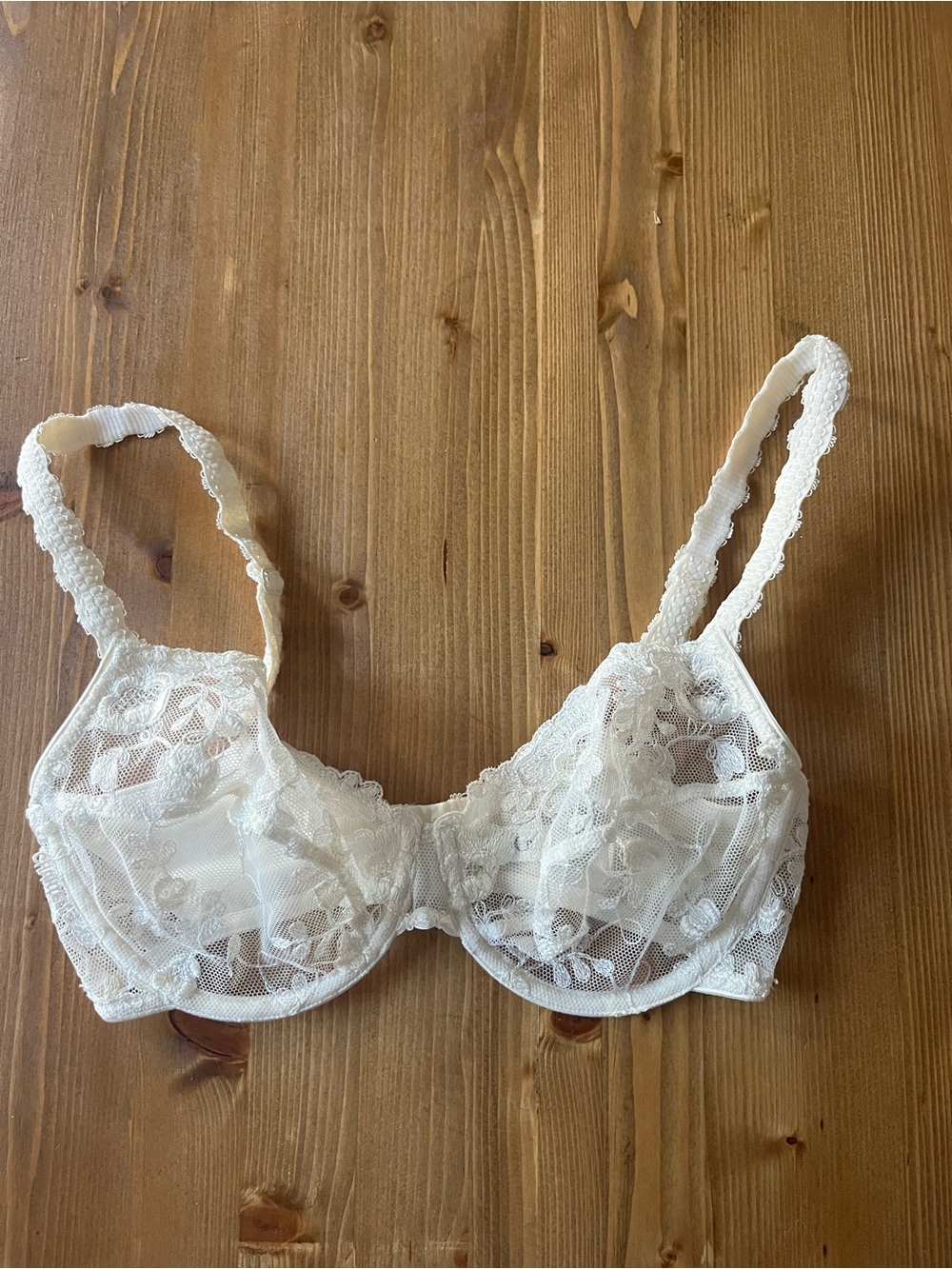 Chantelle Lace Underwire Bralette in Ivory